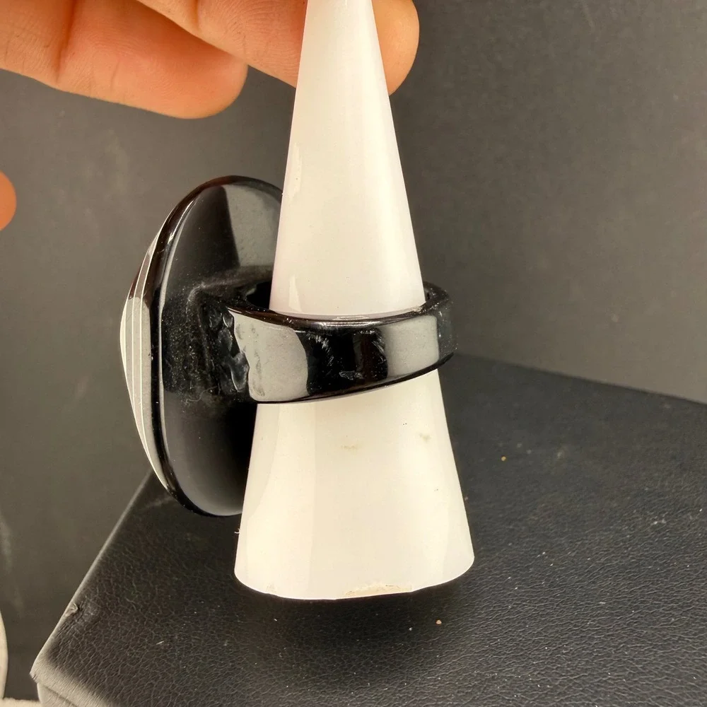 Vintage Retro Statement Ring Black White Striped Chunky Acrylic Size 7.5